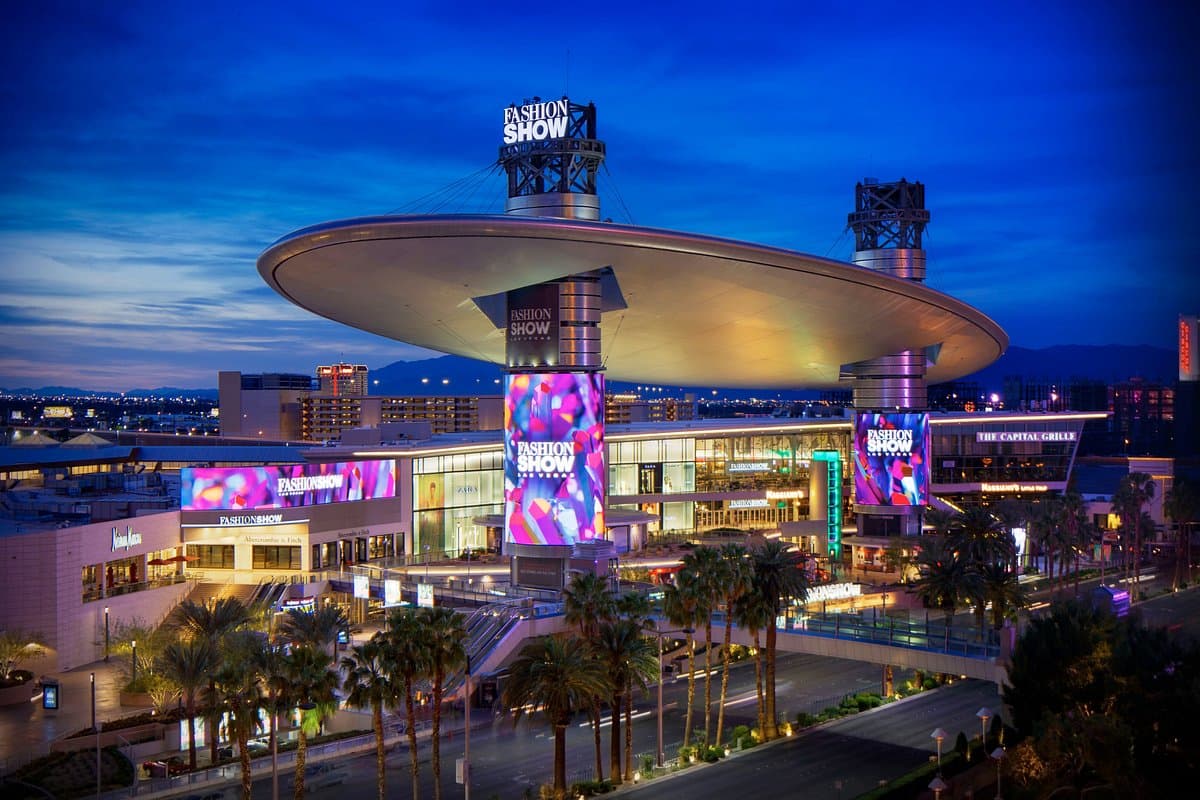 Las Vegas Strip Food Courts: Where to Eat Fast Without Overpaying - Las Vegas travel guide
