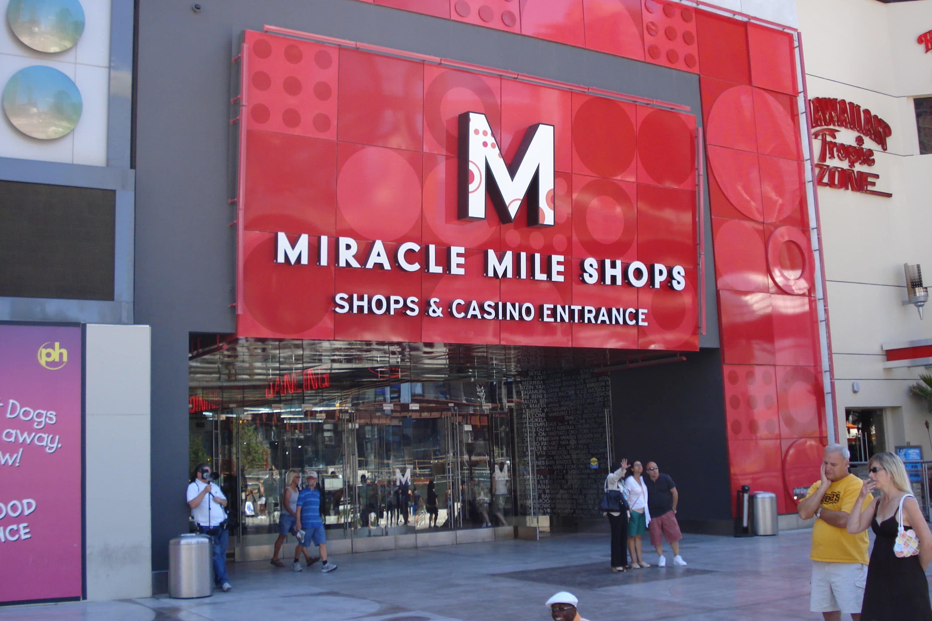 Cheap Lunch on the Las Vegas Strip: Where to Eat Without Blowing the Day Budget - Las Vegas travel guide