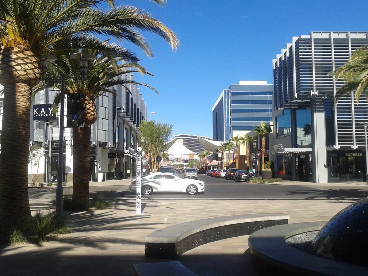 Downtown Summerlin - Las Vegas Shopping